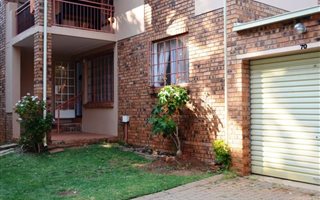 2 Bedroom Flat in Magalieskruin
