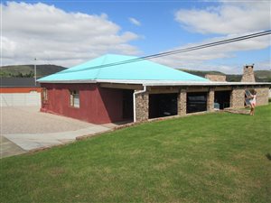 4 Bed House in Mossel Bay Central