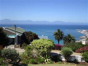3 Bed House in Santos Bay