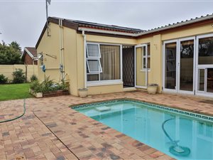 3 Bed House in West Beach