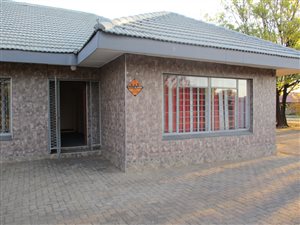 105 m² Commercial space in Three Rivers