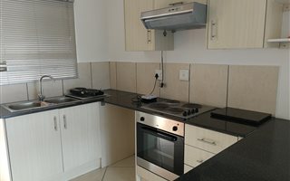 2 Bedroom Apartment in Athlone Park