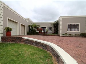 6 Bed House in Rooirivierrif