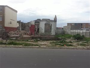 560 m² Land available in Elsies River