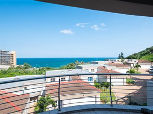 4 Bed Duplex in Sheffield Beach