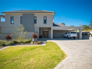 4 Bed House in Kraaibosch