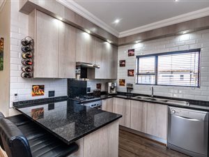 3 Bed Apartment in Rynfield