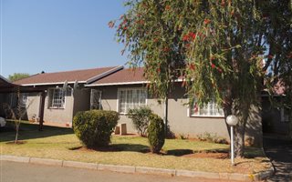 3 Bedroom Townhouse in Roodepoort West