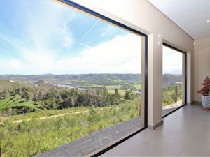4 Bed House in Simola