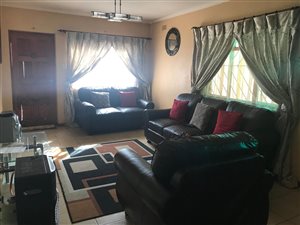 3 Bed House in Malibu Village