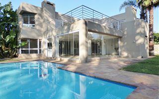 6 Bedroom House in Lakefield