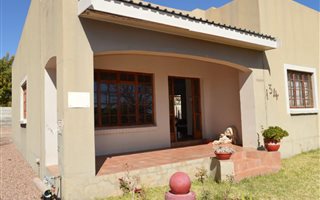 4 Bedroom House in Keidebees