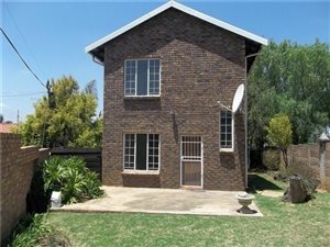 2 Bed Duplex in Van Riebeeck Park