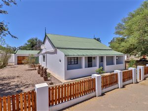 3 Bed House in Steytlerville