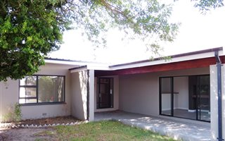 3 Bedroom House in Strand North