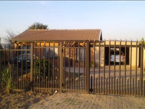 2 Bed House in Acaciaville