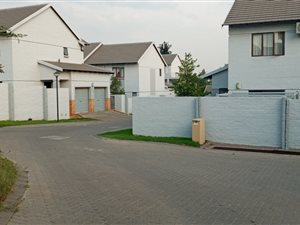 3 Bed House in Halfway Gardens