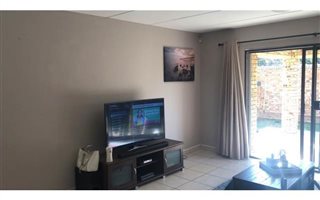 3 Bedroom Townhouse in Airfield
