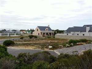 675 m² Land available in Westcliff