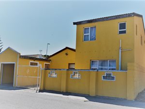 5 Bed House in Beacon Valley