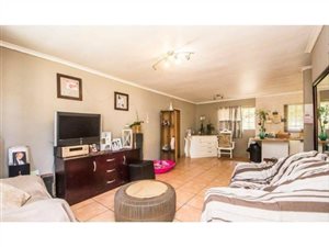 1 Bed Garden Cottage in Brackendowns