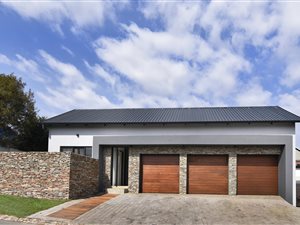 4 Bed House in Waterfall Country Village