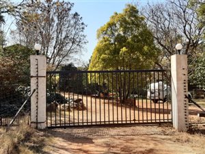 8 ha Farm in Honingklip AH