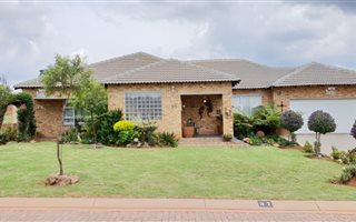 4 Bedroom Cluster in Honingklip AH