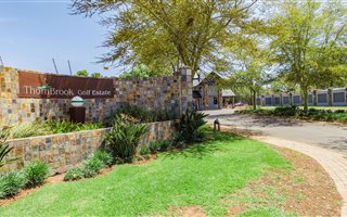 702 m² Land available in Theresa Park