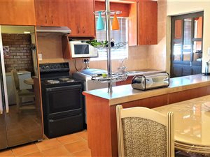 3 Bed House in Mandela View
