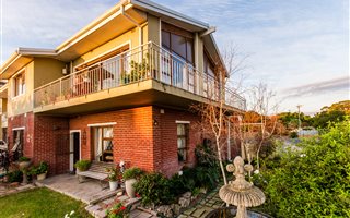 8 Bedroom House in Avondale