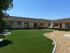 6 Bed House in Duynefontein