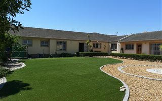 6 Bedroom House in Duynefontein