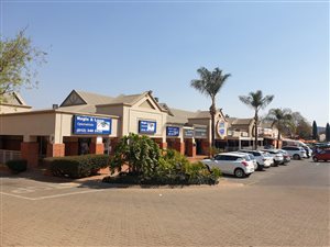 80 m² Commercial space in Lynnwood Glen