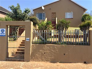 3 Bed House in Montclair