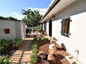4 Bedroom House in Groenvlei