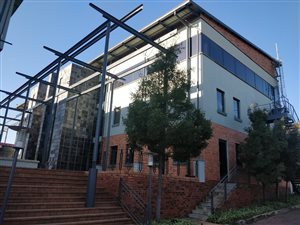 444 m² Commercial space in Midridge Park