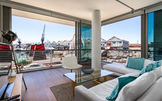 2 Bedroom Apartment in Waterfront