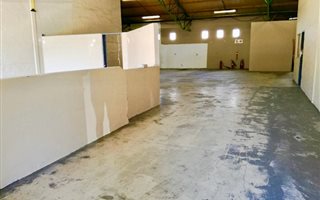 321.649993896484 m² Retail Space in Fontainebleau