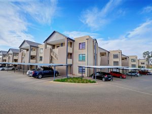 3 Bed Townhouse in Ruimsig