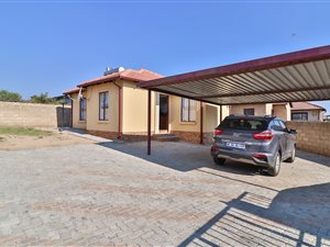 3 Bed House in Klipfontein View
