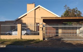3 Bedroom House in Brackenfell Central