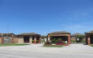 3 Bedroom Townhouse in Lorraine