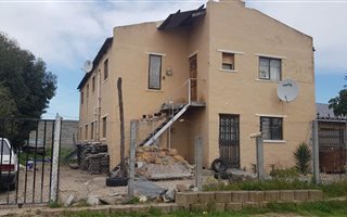 16 Bedroom House in Sunbird Park