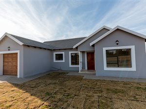 3 Bed House in Bloemspruit