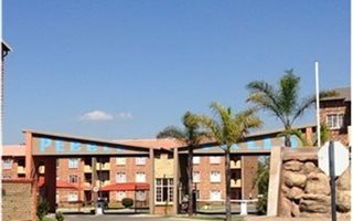 2 Bedroom Townhouse in Comet