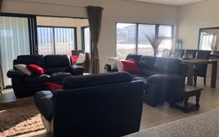 2 Bedroom House in Bredell AH