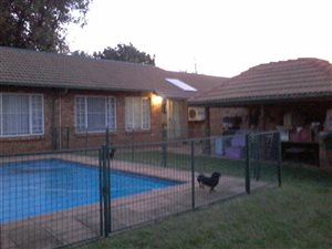 3 Bed Townhouse in Weavind Park