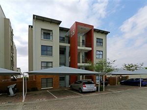 2 Bed Apartment in Dainfern