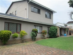6 Bed House in Illovo Glen